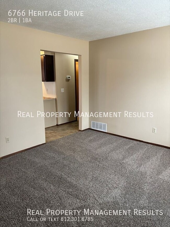 6766 Heritage Dr in Newburgh, IN - Building Photo - Building Photo