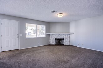 1333 Cinder Rock Dr in Las Vegas, NV - Building Photo - Building Photo