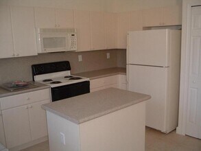 3808 Shoma Dr, Unit 3808 in West Palm Beach, FL - Foto de edificio - Building Photo