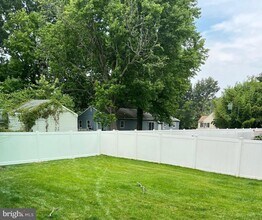 4938 Rullman Rd in Shady Side, MD - Foto de edificio - Building Photo