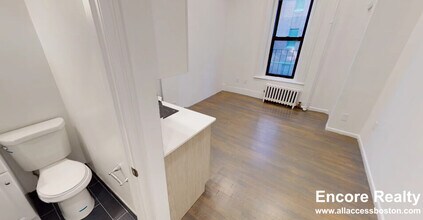 270 Newbury St in Boston, MA - Foto de edificio - Building Photo