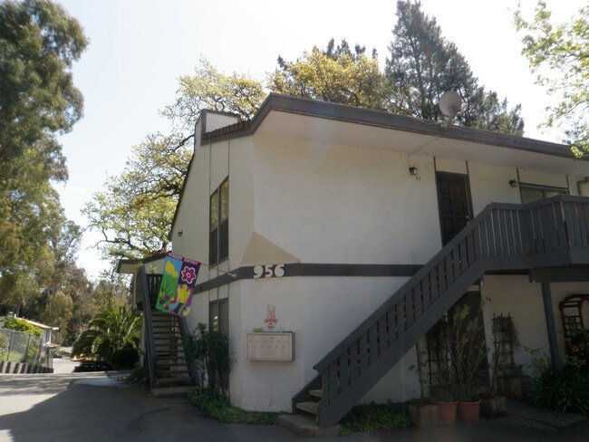 Ladera Apartments in Lafayette, CA - Building Photo - Building Photo