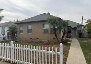 2293 Grand Ave in Long Beach, CA - Building Photo