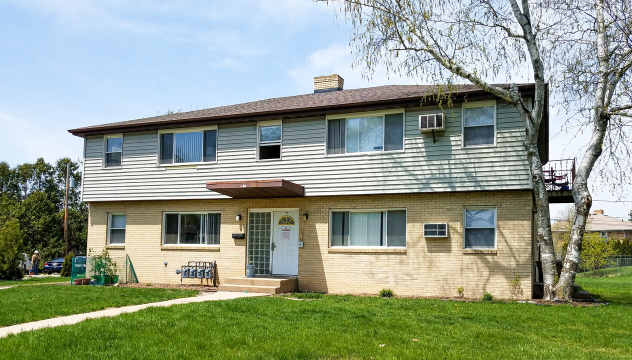 Meadowood Apartments in Madison, WI - Foto de edificio