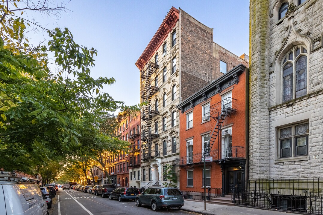 67-69 E Second St in New York, NY - Building Photo