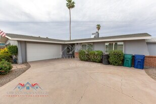 2224 W Emelita Ave in Mesa, AZ - Building Photo