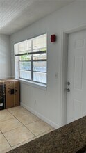 2121 NE 168th St in North Miami Beach, FL - Building Photo - Building Photo