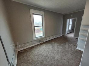 133 Winifred St W in St. Paul, MN - Building Photo - Building Photo