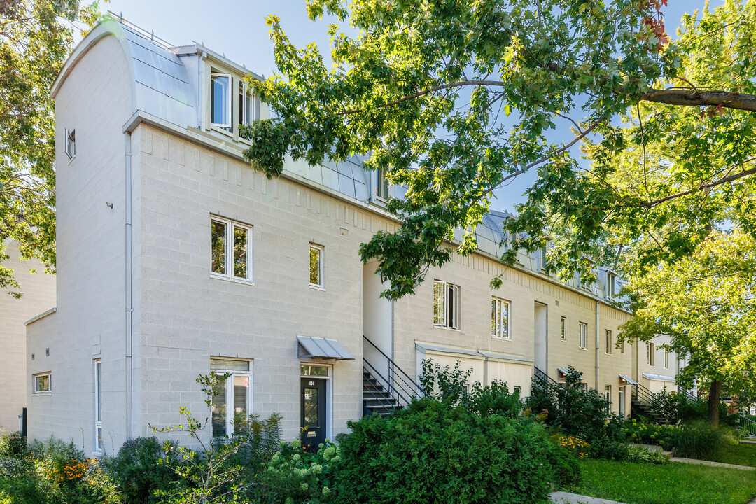 612 Georges-Vanier Boul in Montréal, QC - Building Photo