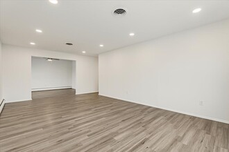 35 Field Rd in Maplewood, NJ - Foto de edificio - Building Photo