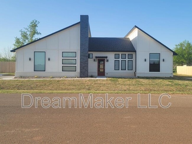 property at 935 Apple Blossom Wy