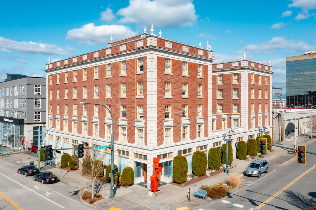 Monte Cristo Hotel in Everett, WA - Building Photo