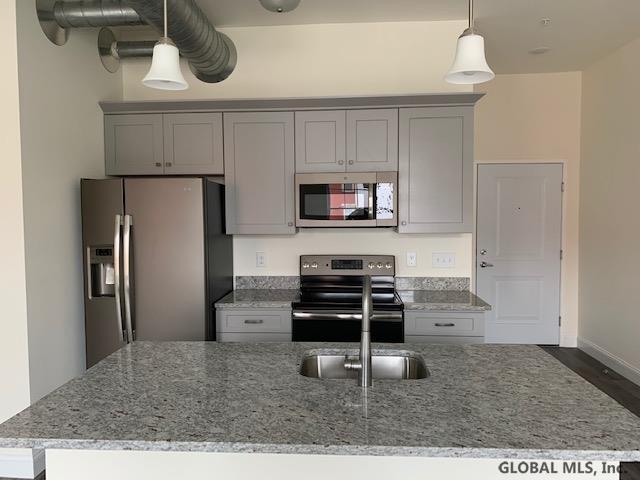 12 White St-Unit -22 in Cohoes, NY - Building Photo