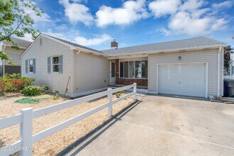 205 S Shore Dr in Toms River, NJ - Building Photo - Building Photo