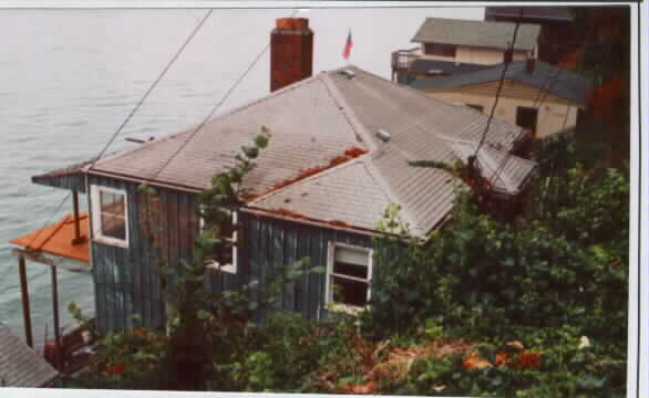 610 NE Klapache Ave in Tacoma, WA - Foto de edificio