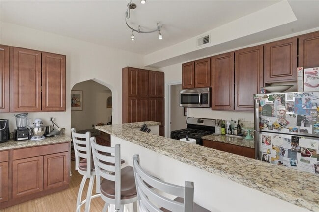 3144 N Southport Ave, Unit CH2 in Chicago, IL - Building Photo - Building Photo