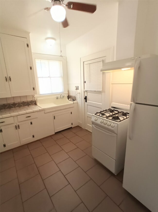 property at 2924 Avenue P 1/2