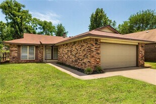 12308 SW 14th St in Yukon, OK - Building Photo