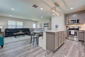1482 Eastview Dr in Canyon Lake, TX - Building Photo - Building Photo