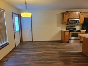 503 S Birchwood St in Strafford, MO - Building Photo - Building Photo