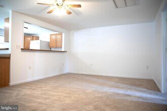 1967 Mountain View Rd in Stafford, VA - Foto de edificio - Building Photo