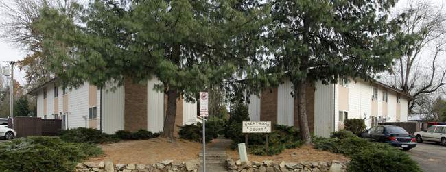 Brentwood Court in Beaverton, OR - Foto de edificio - Building Photo