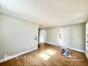 25 Wauchope Ave in Cambridge, ON - Building Photo - Building Photo