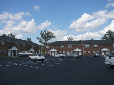 Rivergate Townhome Apartments in Hokes Bluff, AL - Foto de edificio