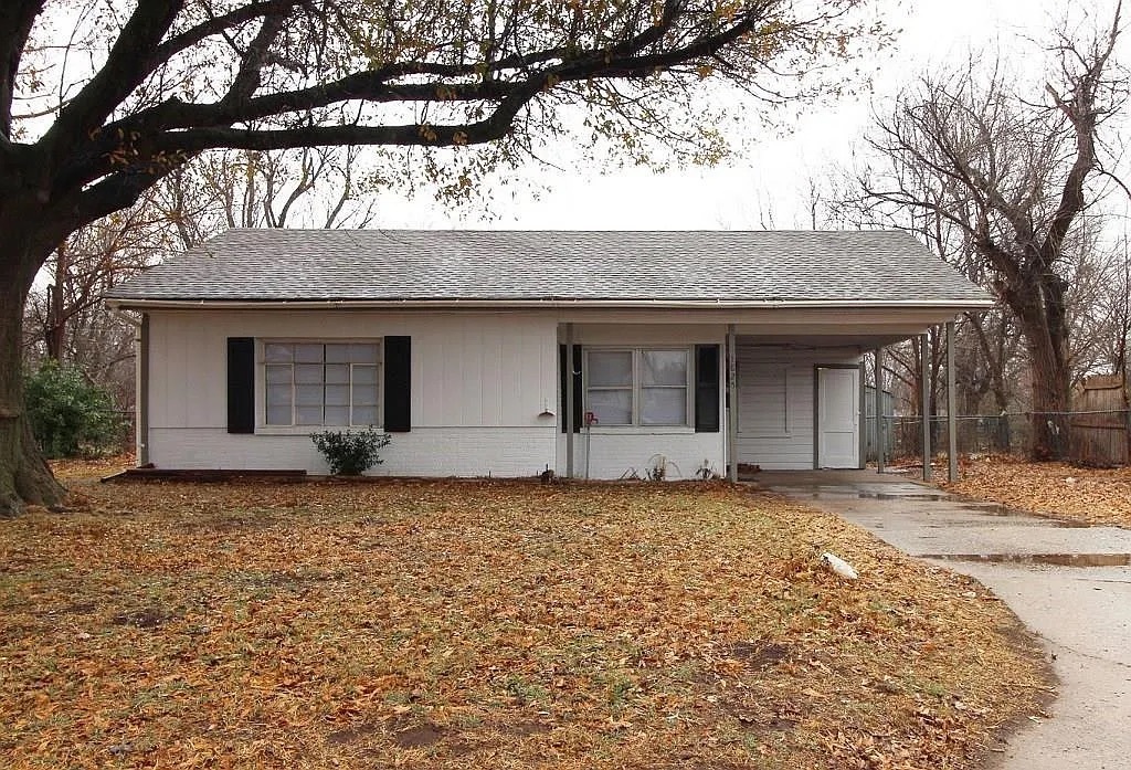 1825 Elm Dr in Del City, OK - Building Photo