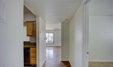 240 Old Litchfield Rd in Litchfield Park, AZ - Foto de edificio - Building Photo