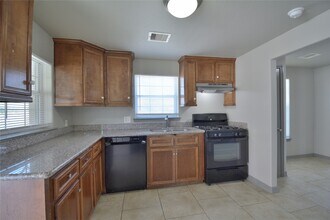 13110 2nd St in Houston, TX - Building Photo - Building Photo