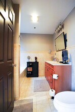 95 Dix St, Unit 2 in Boston, MA - Foto de edificio - Building Photo