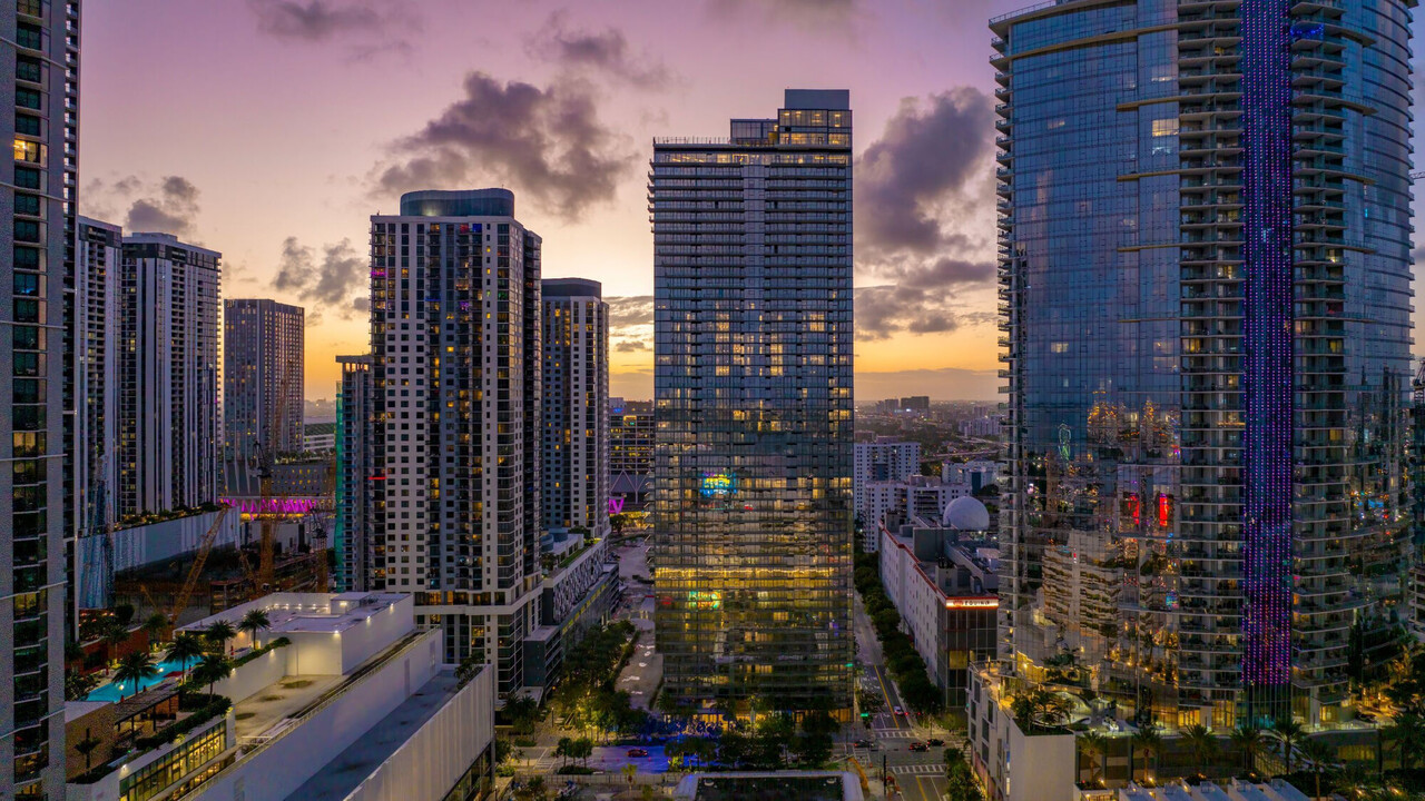 Miami World Tower in Miami, FL - Building Photo