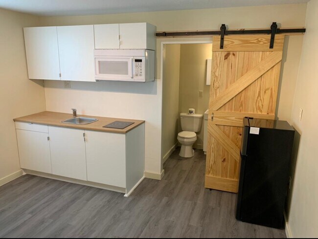 1380 E Duval St, Unit 9 in Lake City, FL - Building Photo - Building Photo