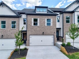 5722 Urban Vlg Wy in Tucker, GA - Building Photo