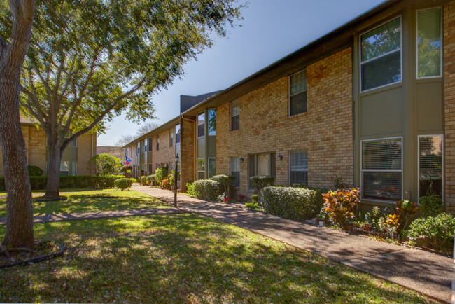 Greenbriar Place - 55 and Older in Corpus Christi, TX - Foto de edificio - Building Photo