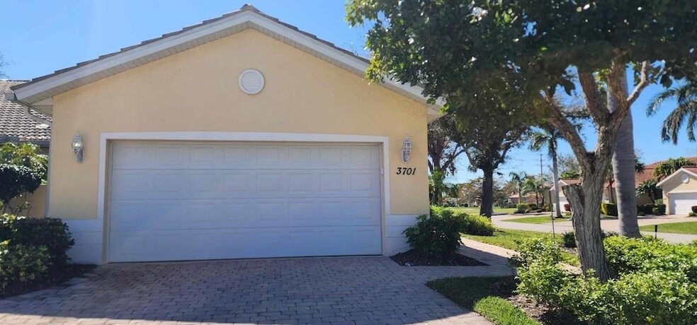 3701 Albacete Cir in Punta Gorda, FL - Building Photo