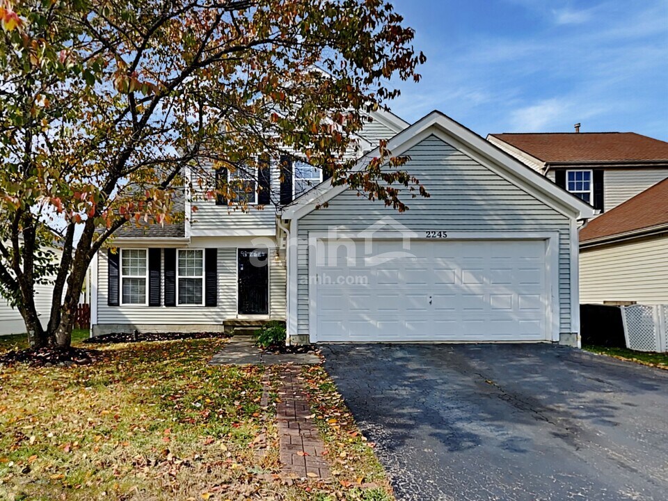 2245 Yagger Bay Dr in Hilliard, OH - Foto de edificio