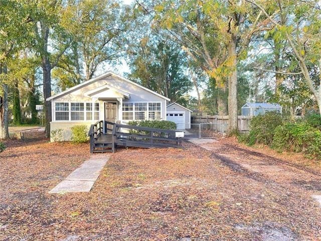 property at 215 N Carter St