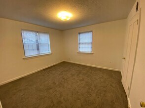 994 Cleveland Ave in Cincinnati, OH - Building Photo - Building Photo