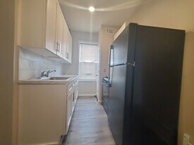 126 Wade St, Unit 5 in Jersey City, NJ - Building Photo