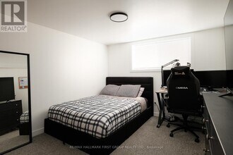 1443 Westbrook Dr in Peterborough, ON - Building Photo - Building Photo