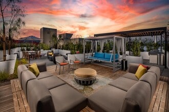 Catherine Santa Monica in Santa Monica, CA - Foto de edificio - Building Photo