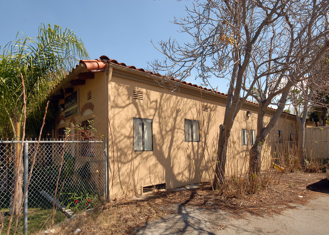 3036 Shrine Place in Los Angeles, CA - Building Photo - Building Photo