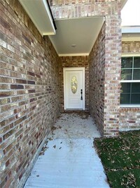 311 W Mistletoe Dr in Kennedale, TX - Foto de edificio - Building Photo