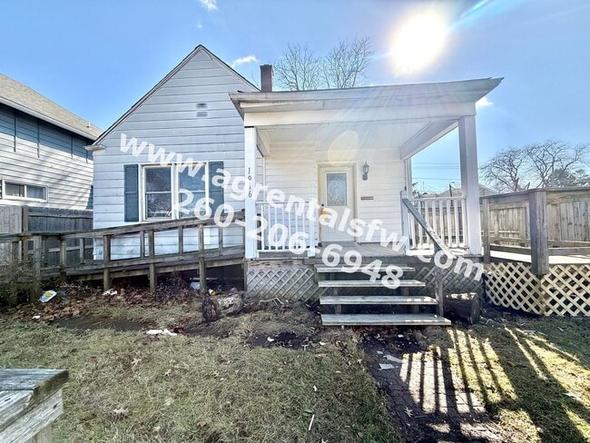 property at 1916 E Pontiac St