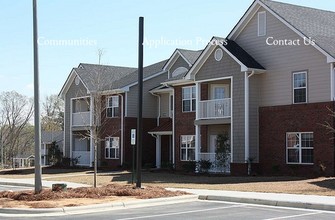 Hickory Ridge in Fayetteville, NC - Building Photo - Building Photo