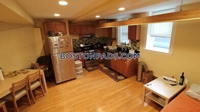 156 Magazine St-Unit -B in Cambridge, MA - Building Photo - Building Photo