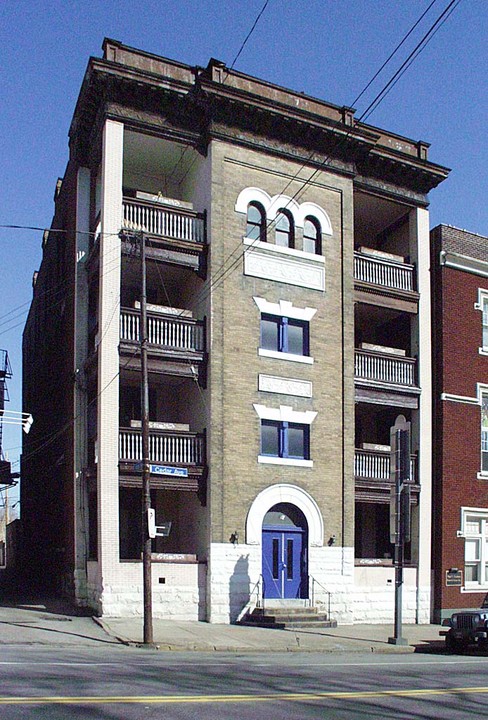 606 Cedar Ave in Pittsburgh, PA - Foto de edificio