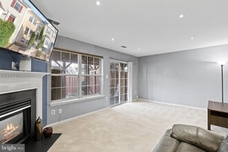 13138 Quail Creek Ln in Fairfax, VA - Building Photo - Building Photo
